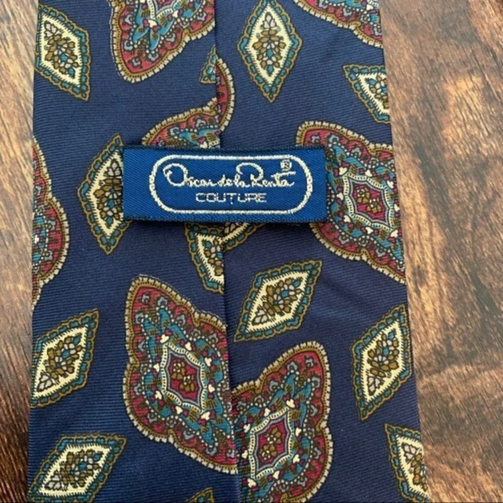 Oscar de la Renta vintage men's 100% silk necktie